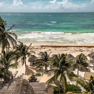 Hotel Niken Beachfront